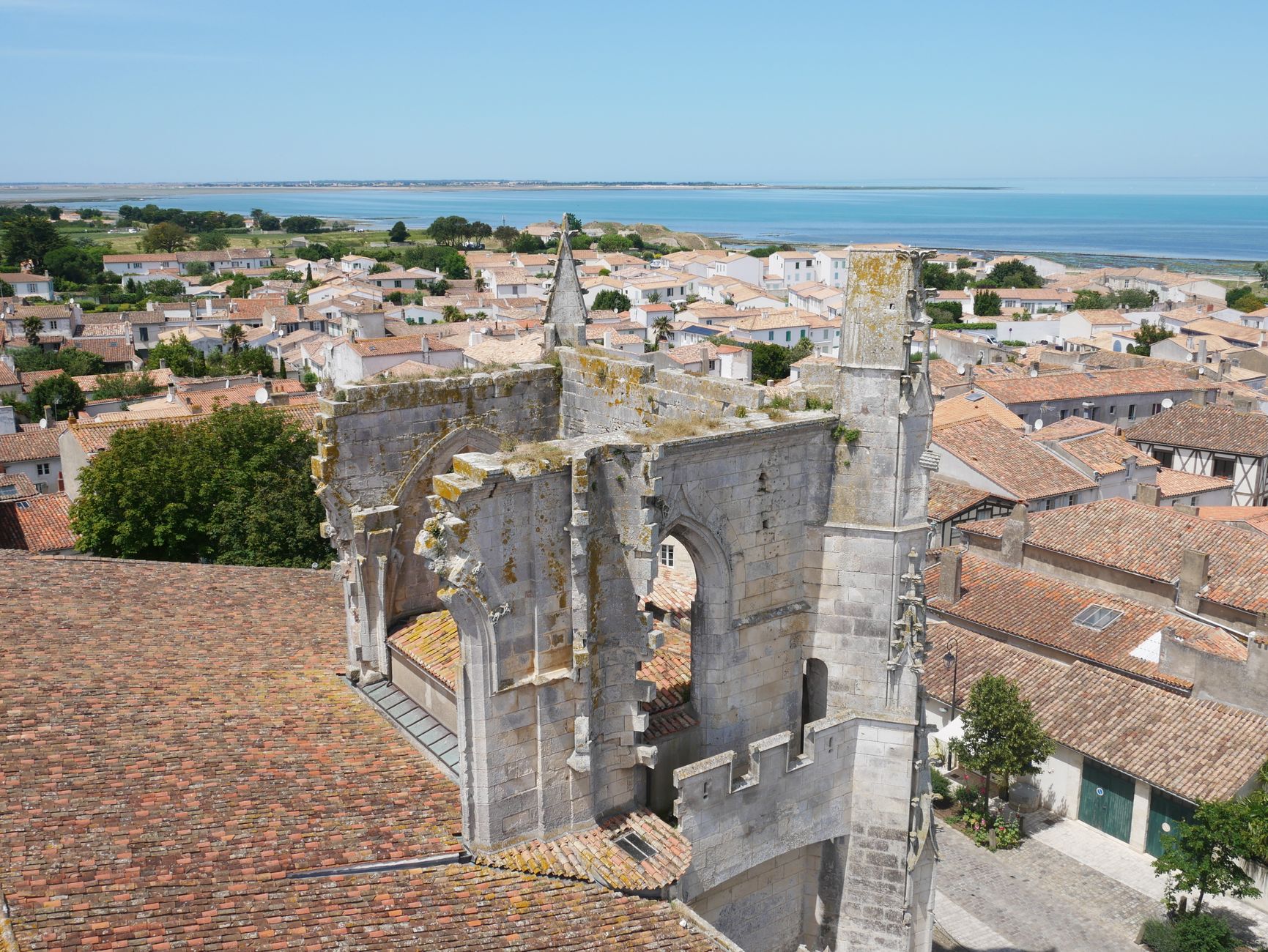 Bâchage de toiture équipe à Mulhouse
